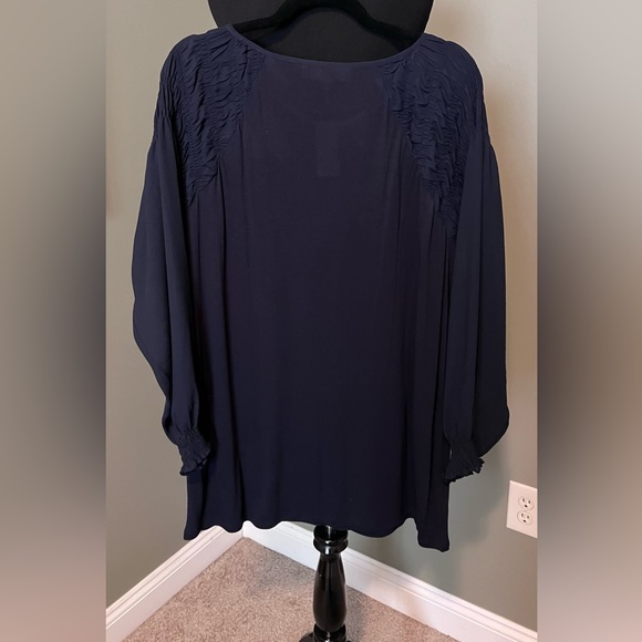 Ann Taylor LOFT Navy Blue, Shirred sleeve cotton body top. Size XL - Picture 9 of 9